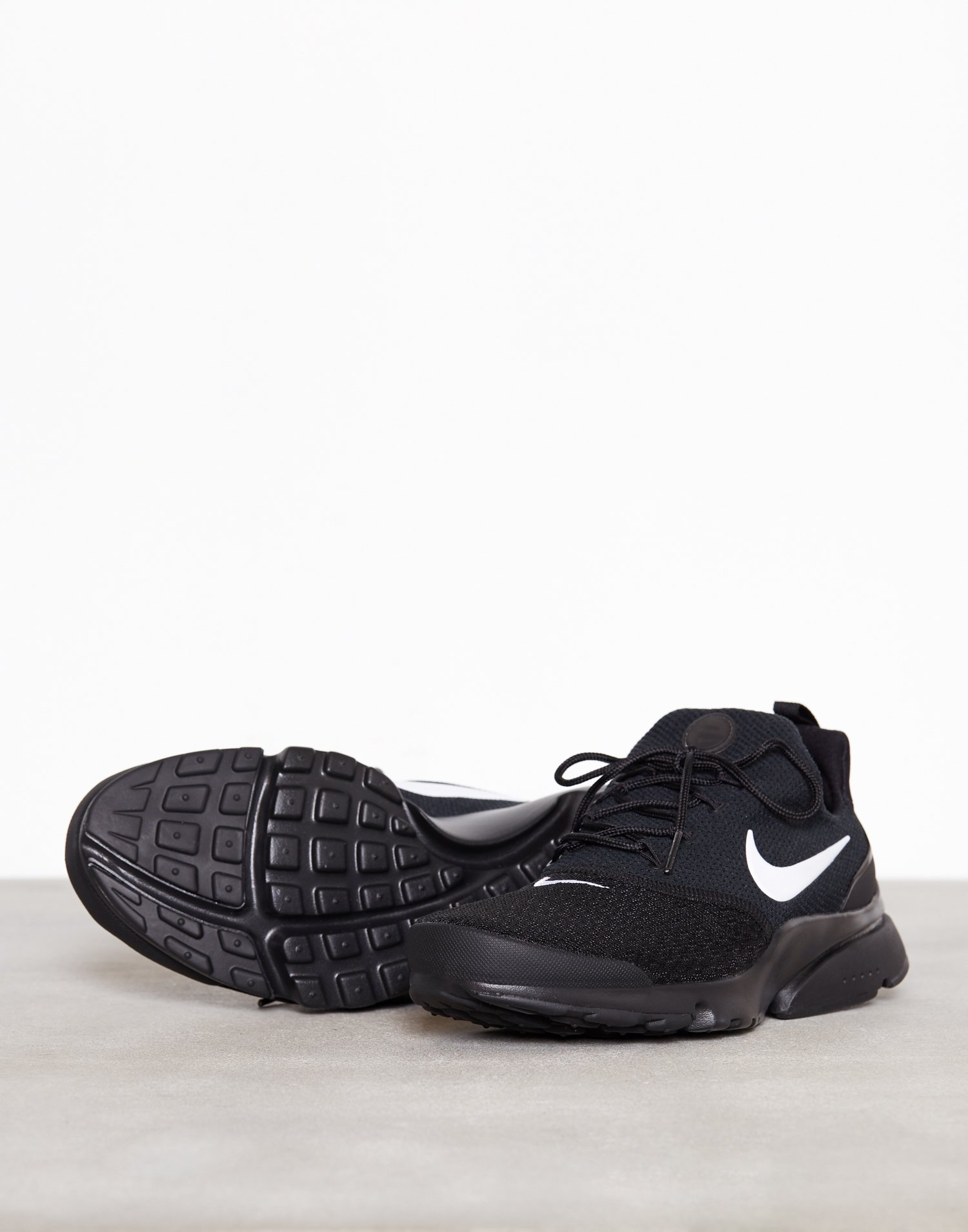 nike presto fly se black and white