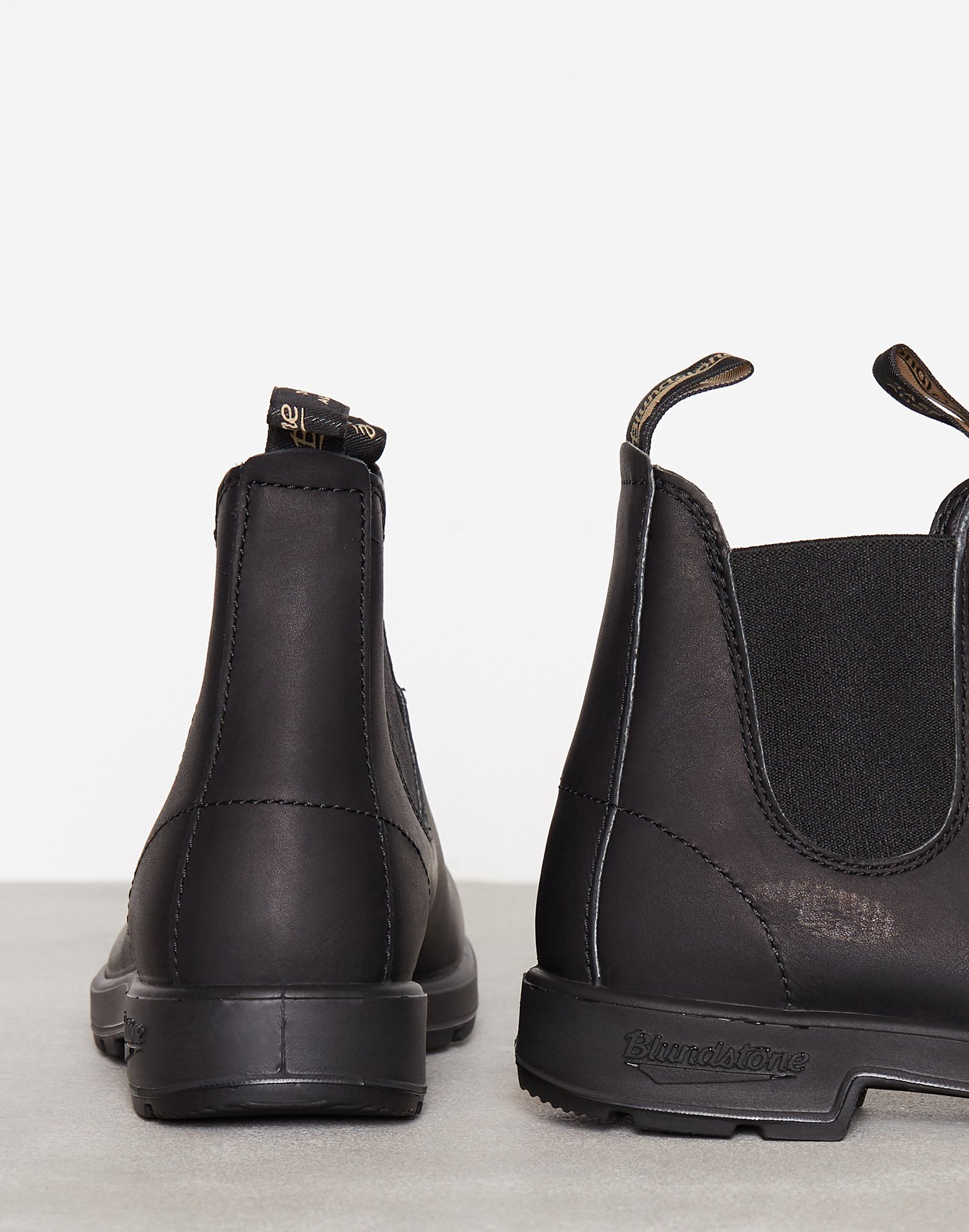voltan black blundstone